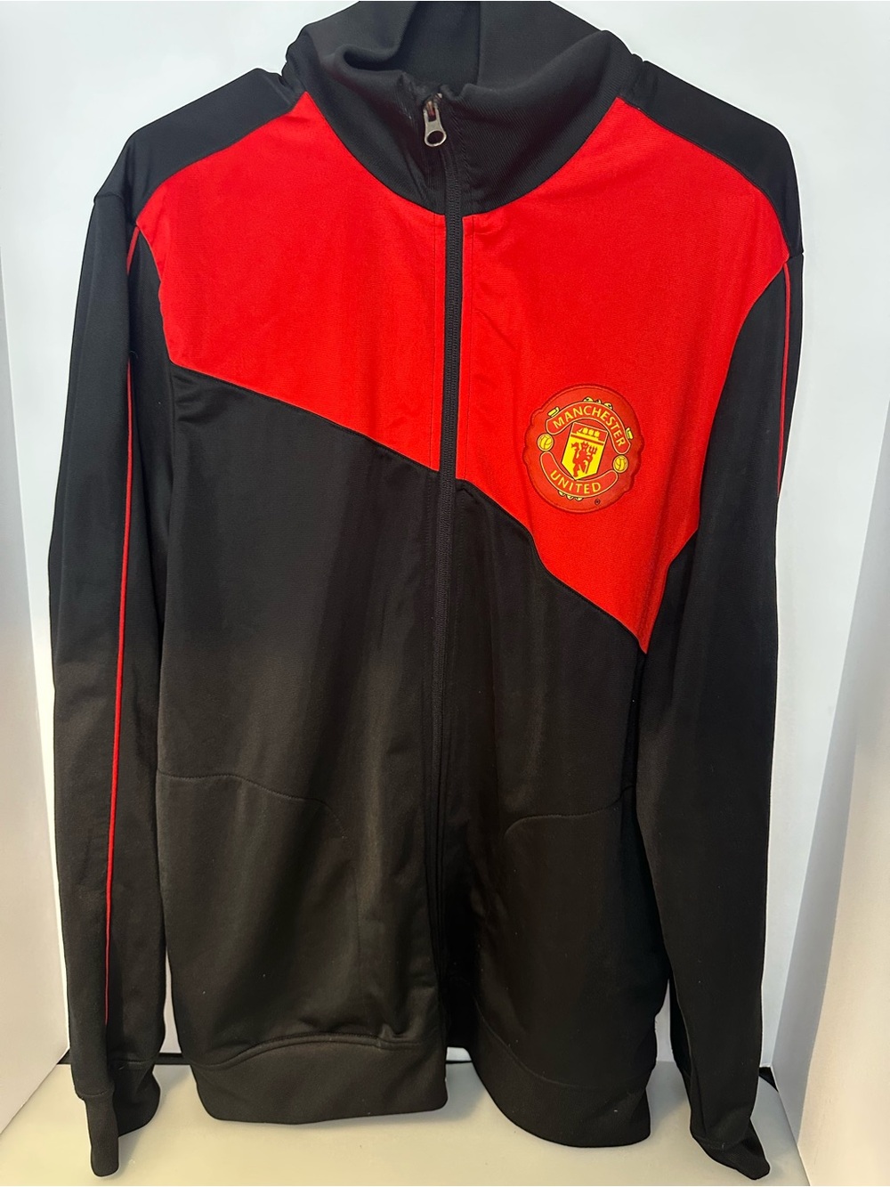 Manchester United Men's Black & Red Lightweight Zip-Front Jacket with Crest